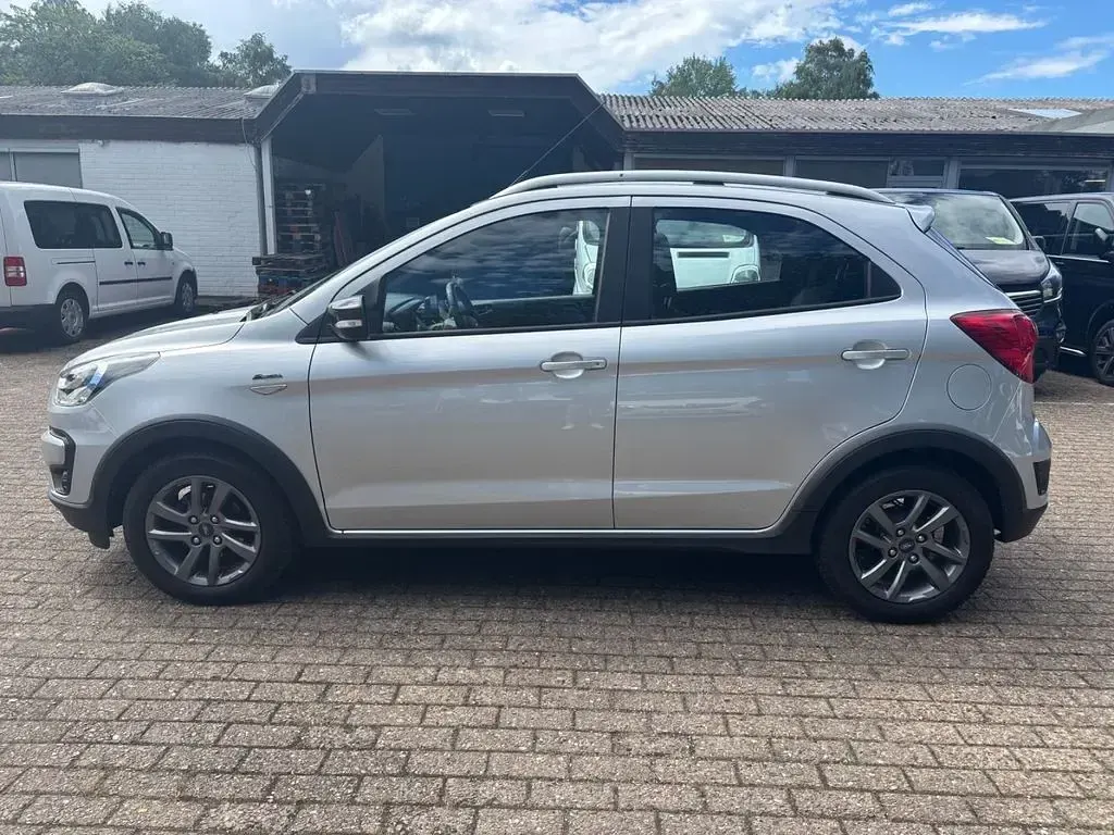 Gebraucht Ford Ka Plus Active 86 PS (63 kW) 2018 Silber Kleinwagen