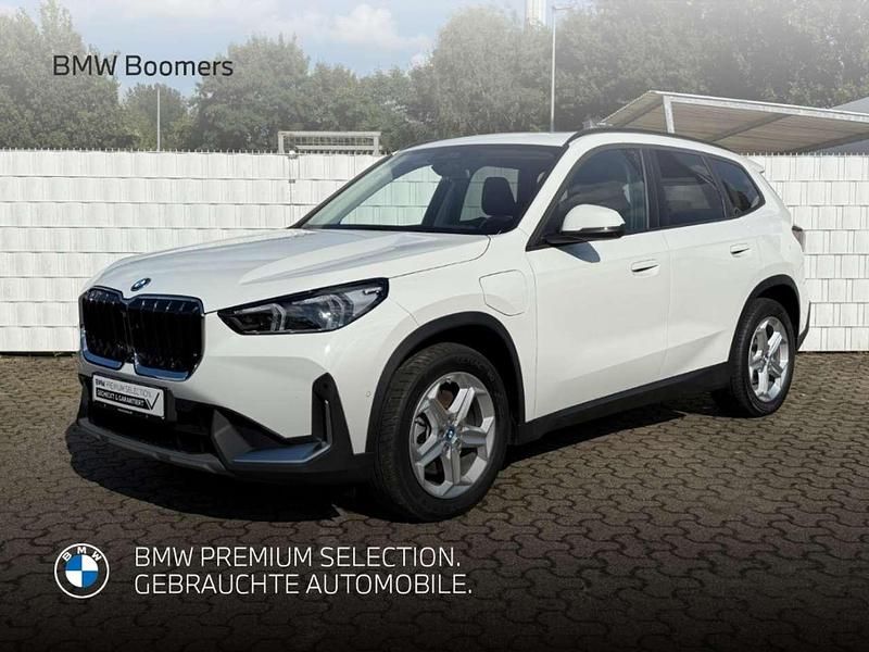 Weiss Gebraucht 2024 BMW X1 SUV | 44.990 € (Guter Preis) - Bild 1/3