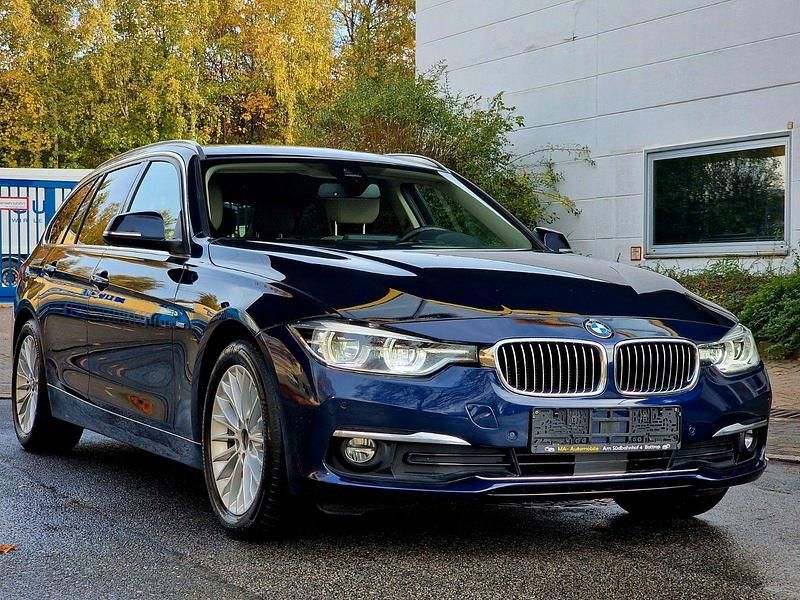 Blau Gebraucht 2017 BMW 320 Luxury Line Kombi | 14.990 € (Guter Preis) - Bild 1/4