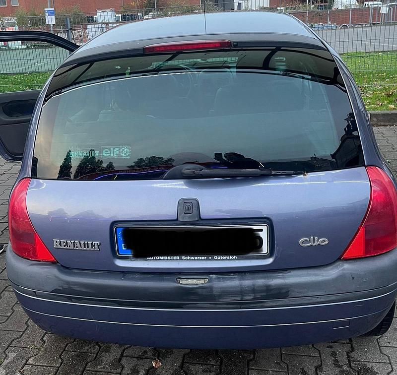 Grau Gebraucht 1999 Renault Clio II Kleinwagen | 1.100 € - Bild 1/4