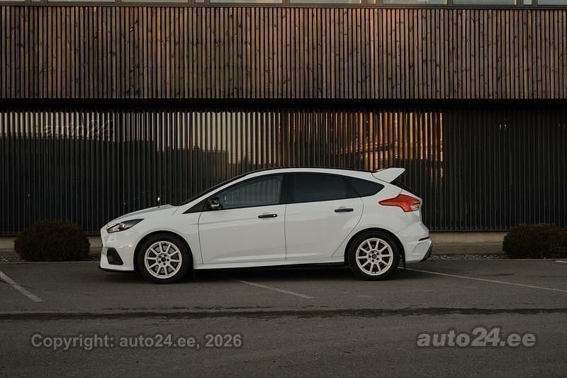 Gebraucht Ford Focus RS 420 PS (308 kW) 2016 Weiß Limousine