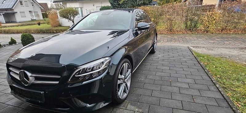 Gebraucht 2018 Mercedes C180 Limousine | 19.800 € (Guter Preis) - Bild 1/4