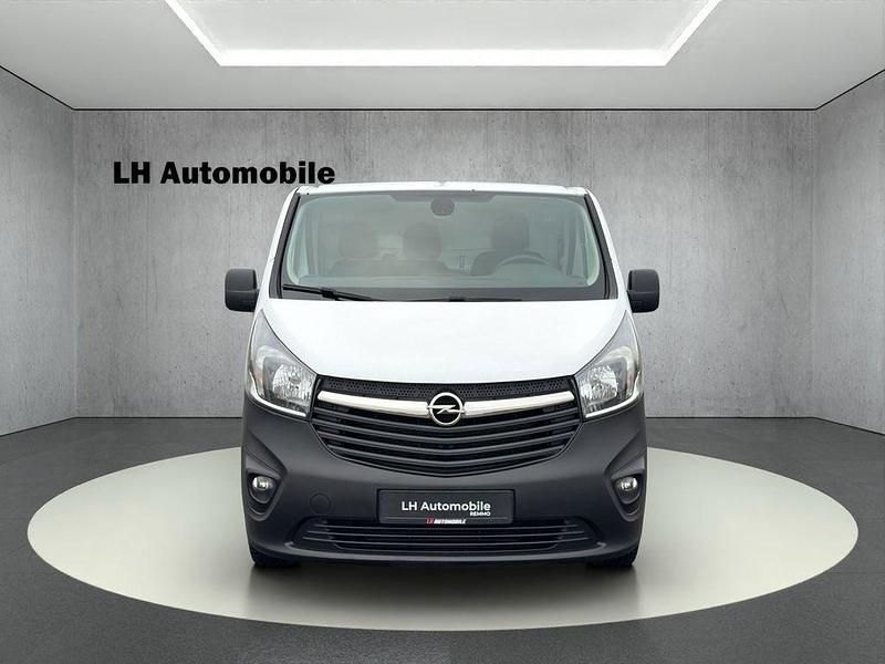 Gebraucht Opel Vivaro 121 PS (88 kW) 2017 Weiß Van / Kleinbus