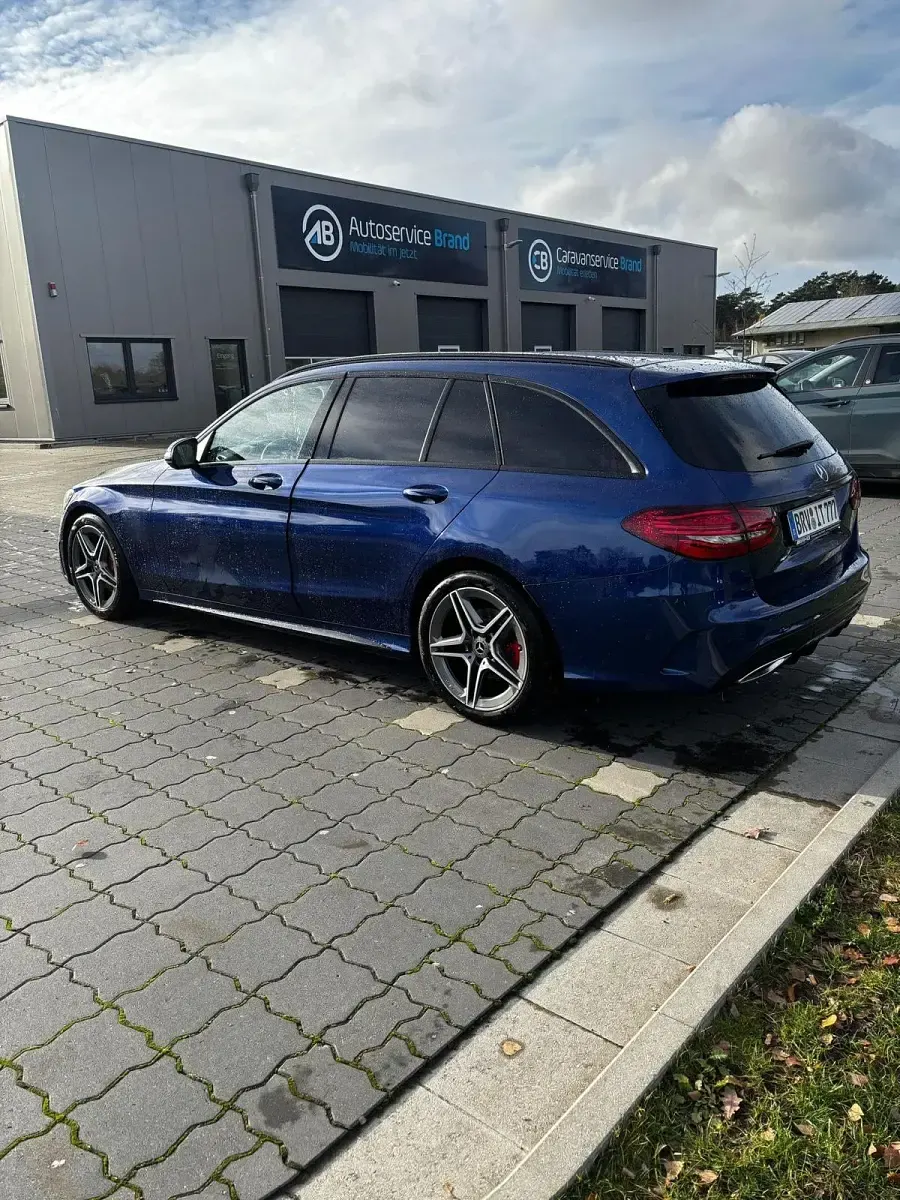 Gebraucht Mercedes C200 150 PS (110 kW) 2018 Blau Kombi