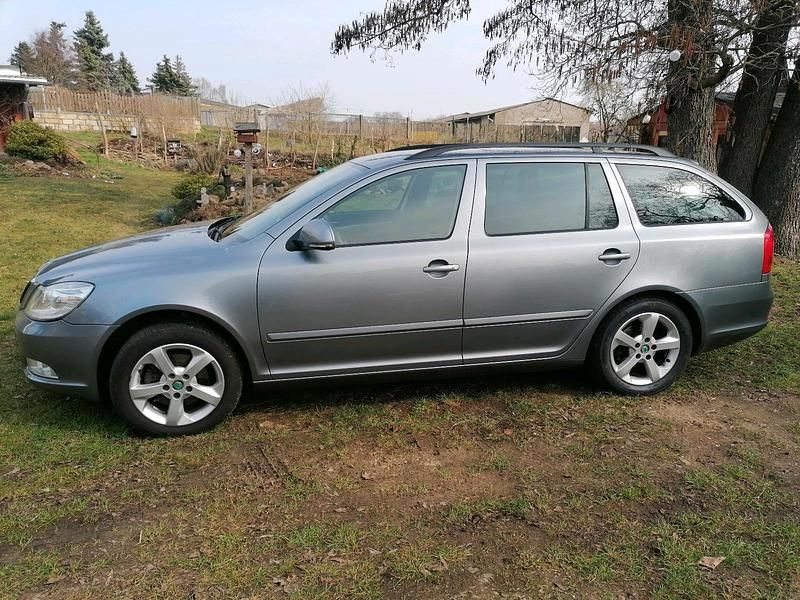 Gebraucht Skoda Octavia 110 PS (80 kW) 2013 Grau Kombi