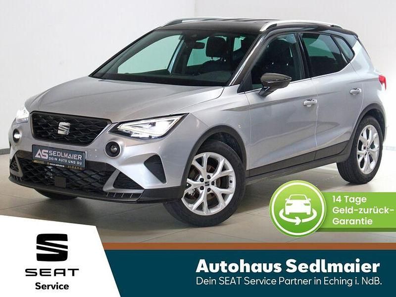 Urban silber Gebraucht 2024 Seat Arona FR SUV | 17.450 € (Fairer Preis) - Bild 1/4