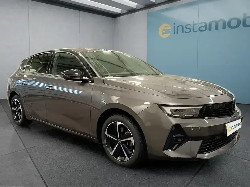 Używany Opel Astra 131 KM (96 kW) 2025 Szary Hatchback
