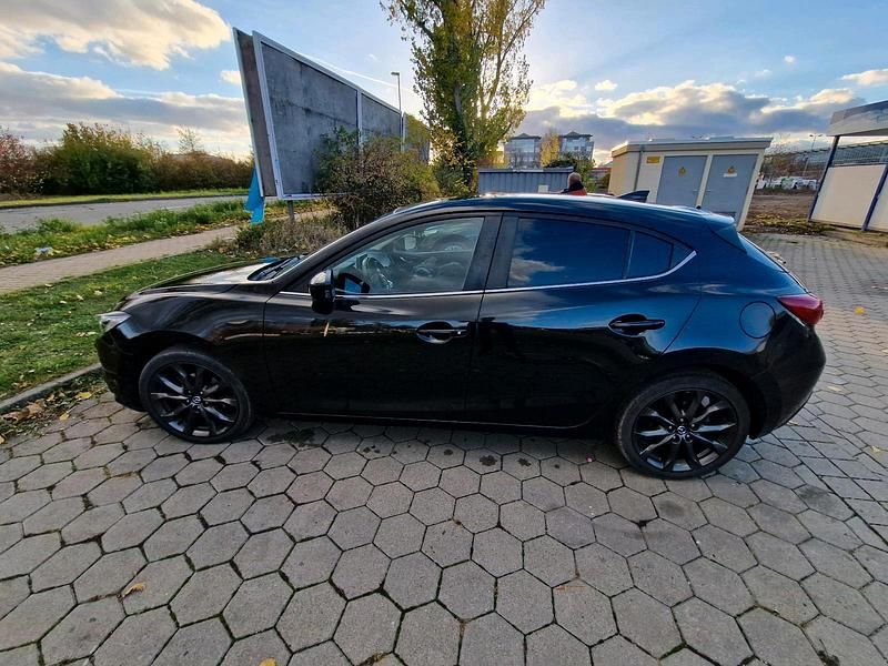 Schwarz Gebraucht 2016 Mazda 3 Nakama Limousine | 6.499 € (Superpreis) - Bild 1/4