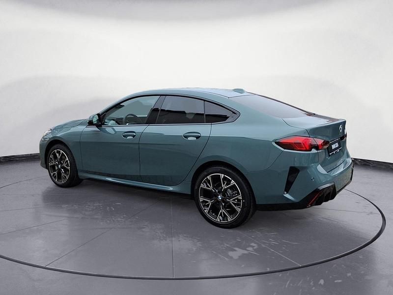 Neu BMW 220 170 PS (125 kW) 2026 Grün Coupé
