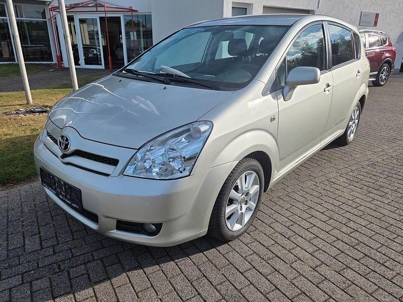 Silber Gebraucht 2006 Toyota Corolla Verso Van / Kleinbus | 4.250 € (Fairer Preis) - Bild 1/4