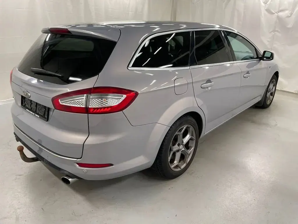 Gebraucht Ford Mondeo Titanium 203 PS (149 kW) 2010 Silber Limousine