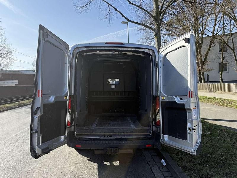 Gebraucht Ford Transit 170 PS (125 kW) 2018 Silber Van / Kleinbus