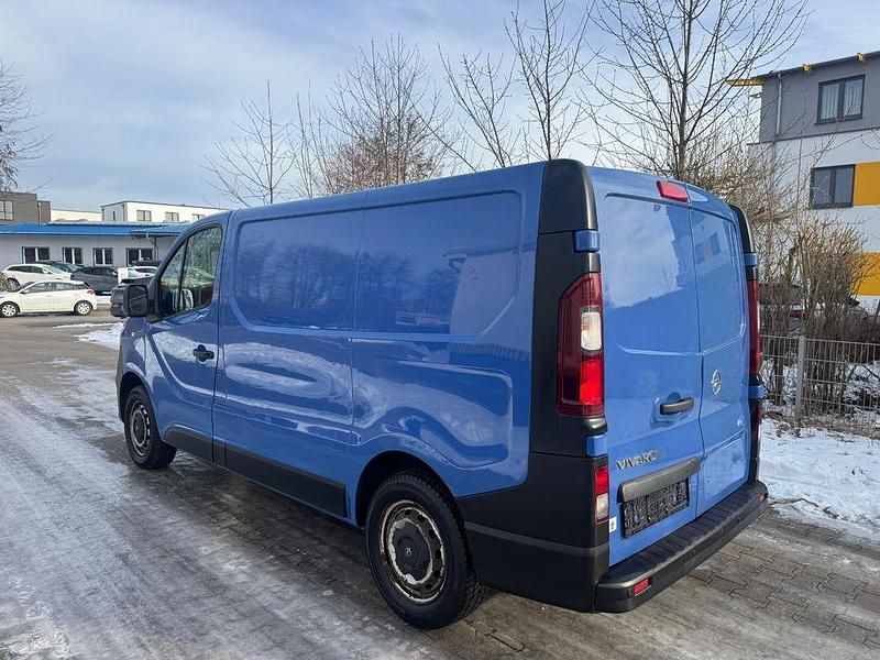 Gebraucht Opel Vivaro 90 PS (66 kW) 2015 Blau Van / Kleinbus