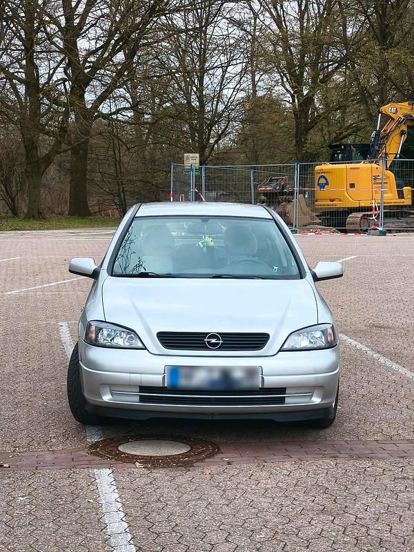 Gebraucht Opel Astra 86 PS (63 kW) 2002 Silber Limousine
