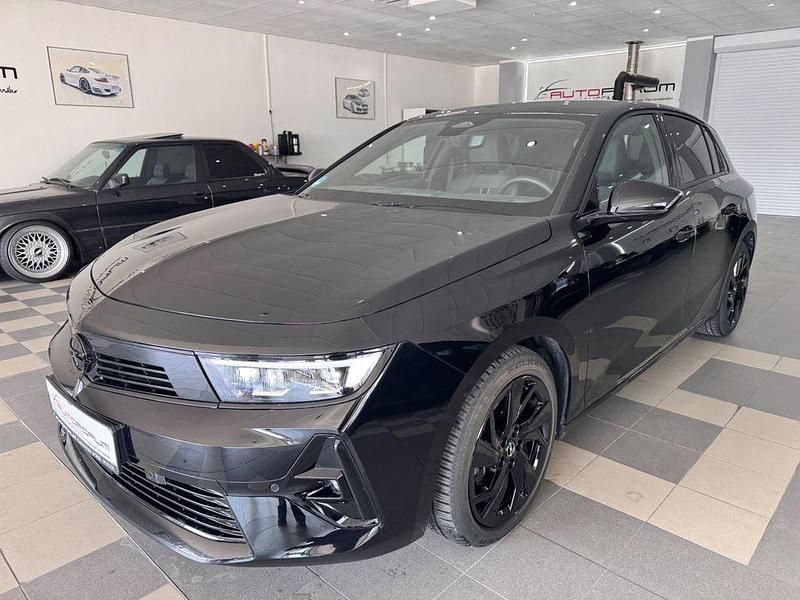 Gebraucht Opel Astra 131 PS (96 kW) 2024 Schwarz Limousine