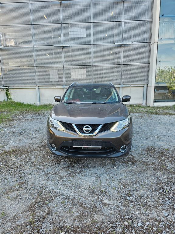 Bronze metallic Gebraucht 2016 Nissan Qashqai N-Connecta SUV | 10.450 € (Superpreis) - Bild 1/4