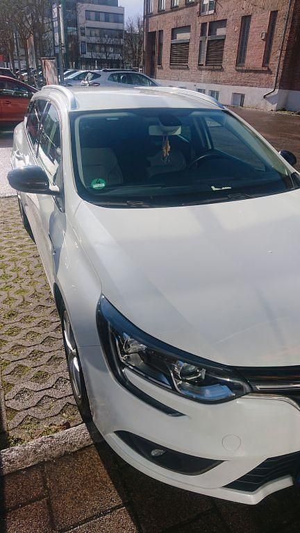 Weiß Gebraucht 2018 Renault Mégane IV LIMITED Limousine | 9.650 € (Superpreis) - Bild 1/4