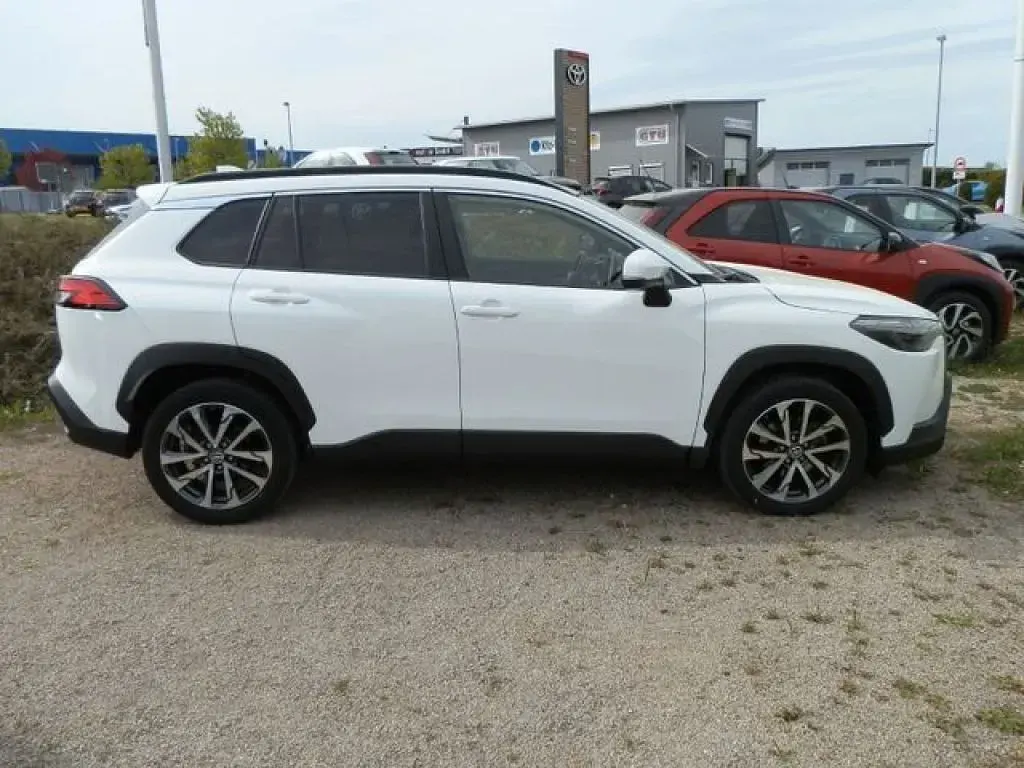 Gebraucht Toyota Corolla Hybrid Team 196 PS (144 kW) 2022 Super (pure) white ii SUV