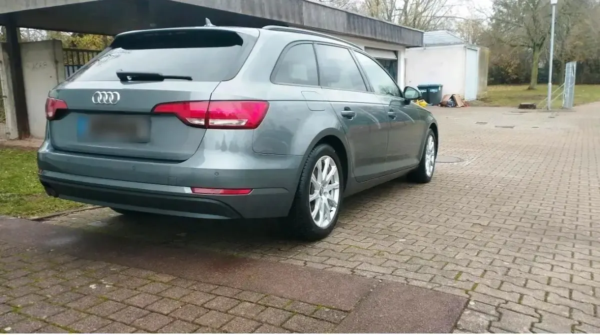 Gebraucht Audi A4 190 PS (139 kW) 2016 Grau Kombi
