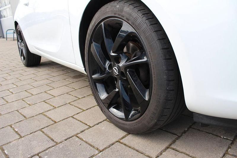 Gebraucht Opel Adam Slam 101 PS (74 kW) 2016 Weiß Kleinwagen