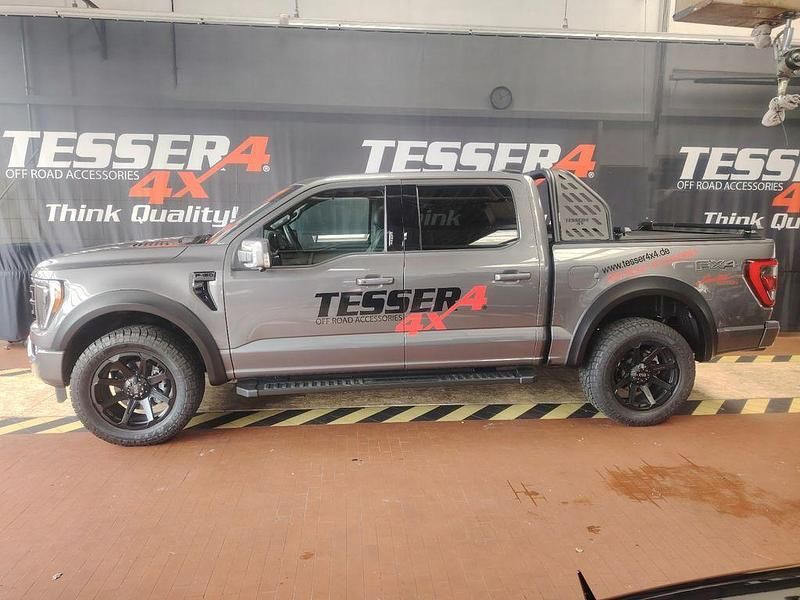 Neu Ford V8 Lariat 405 PS (297 kW) 2025 Grau SUV