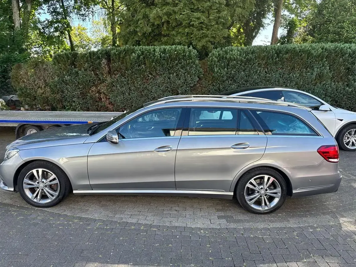 Gebraucht Mercedes E350 Avantgarde 258 PS (189 kW) 2014 Palladiumsilber Kombi