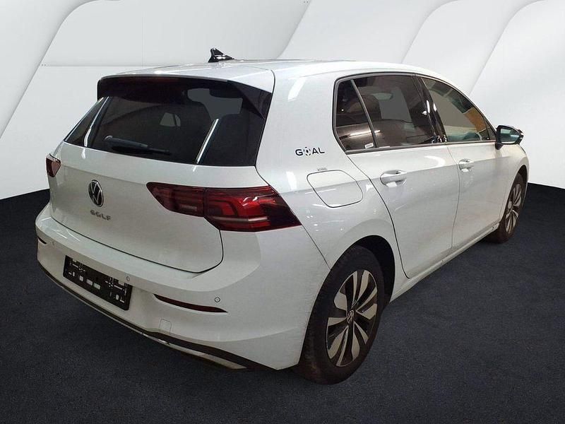 Gebraucht VW Golf VIII Goal 150 PS (110 kW) 2025 Oryxweiß perlmutteffekt Limousine