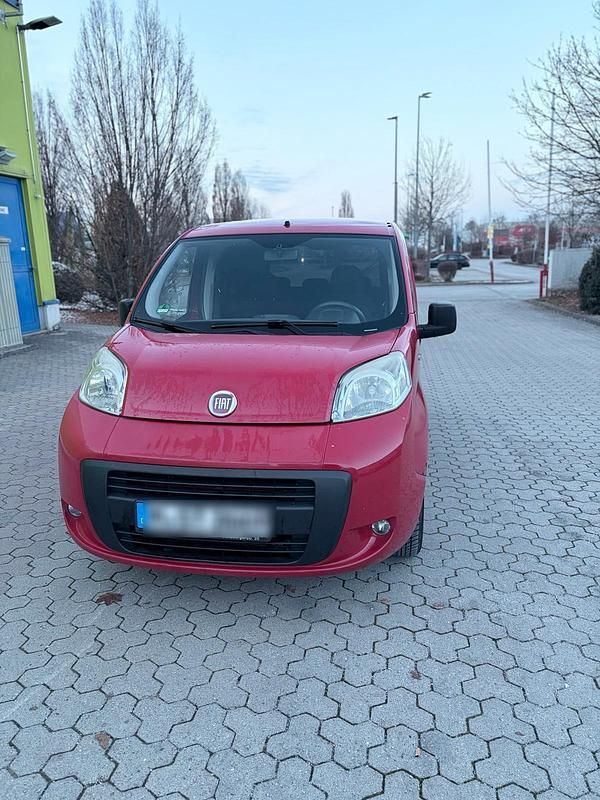 Rot Gebraucht 2009 Fiat Qubo Trekking Van / Kleinbus | 2.900 € - Bild 1/4
