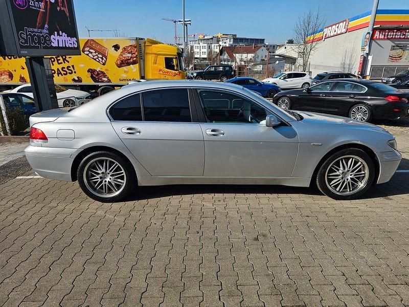 Gebraucht BMW 745 333 PS (244 kW) 2002 Silber Limousine
