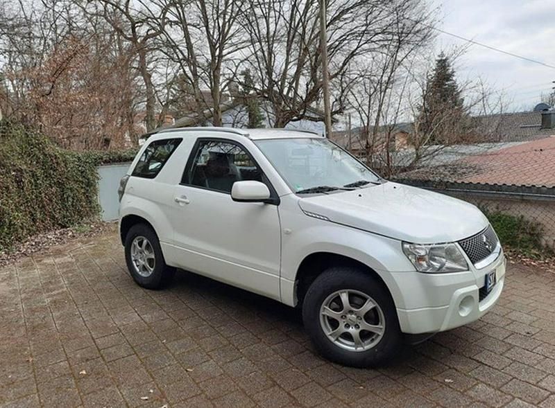 Gebraucht Suzuki Grand Vitara 106 PS (77 kW) 2008 Weiß SUV