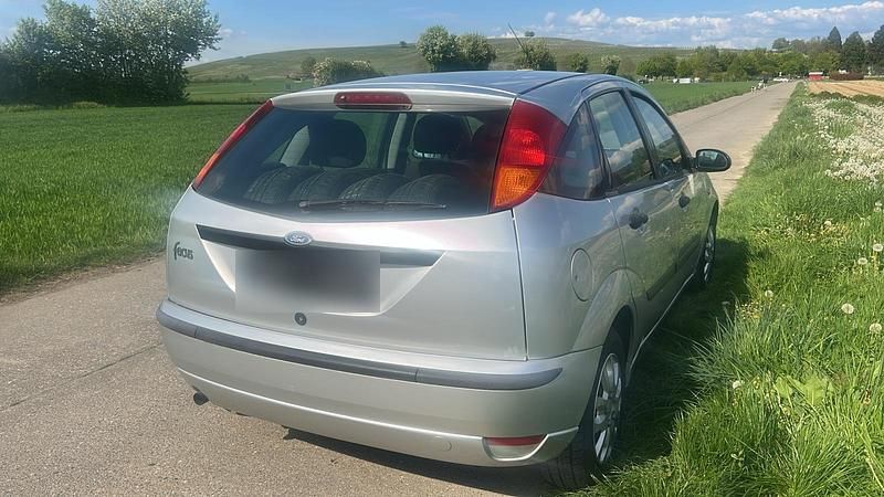 Usata Ford Focus 101 CV (74 kW) 2002 Argento Berlina