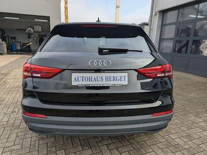 Gebraucht Audi Q3 150 PS (110 kW) 2022 Mythosschwarz SUV