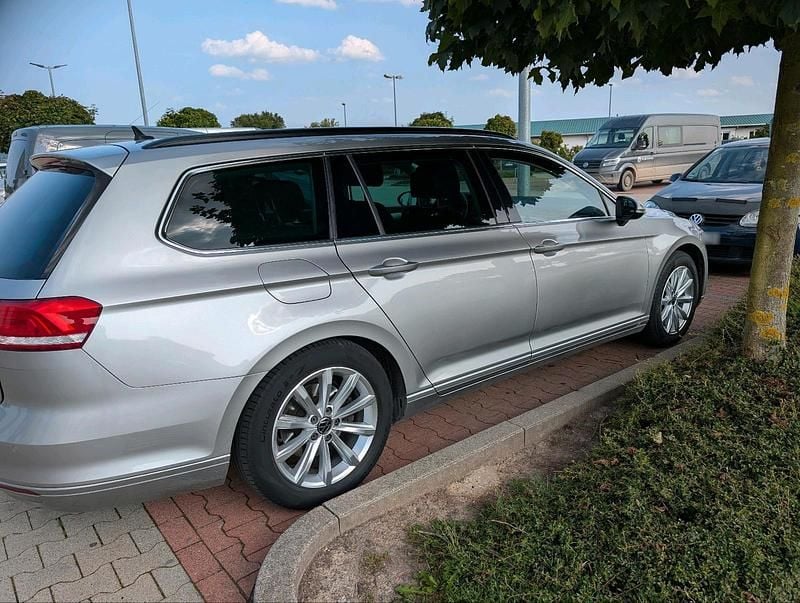 Gebraucht VW Passat Comfortline 150 PS (110 kW) 2016 Grau Kombi