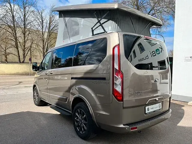 Gebraucht Ford Tourneo Custom Nugget 131 PS (96 kW) 2021 (pyritsilber metallic) Van