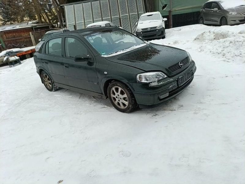 Grün Gebraucht 2002 Opel Astra Elegance Limousine | 850 € (Superpreis) - Bild 1/4