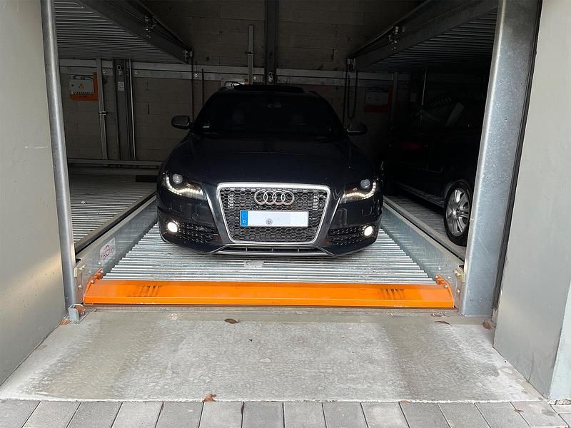 Schwarz Gebraucht 2009 Audi S4 Kombi | 16.500 € - Bild 1/4