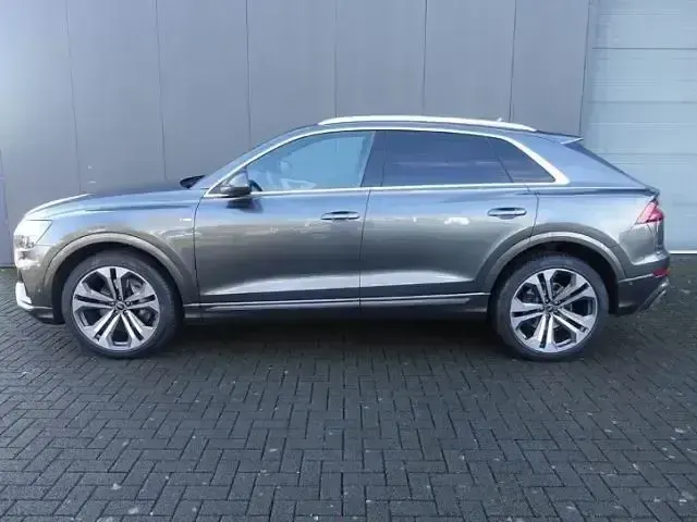 Gebraucht Audi Q8 S-Line 340 PS (250 kW) 2023 Grau SUV