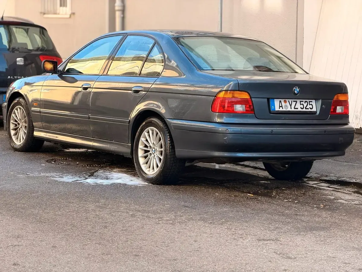 Gebraucht BMW 525 192 PS (141 kW) 2001 Silber Limousine