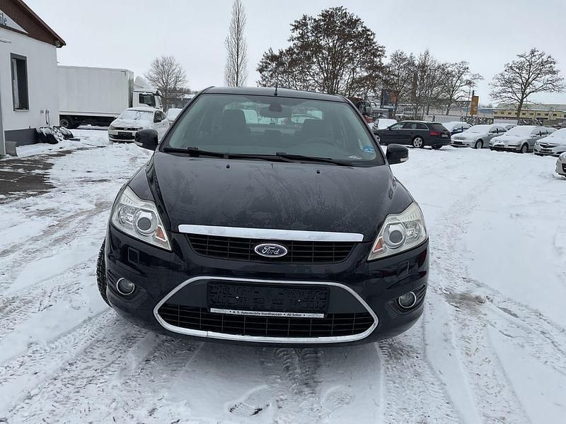 Gebraucht Ford Focus Ghia 116 PS (85 kW) 2009 Schwarz Limousine