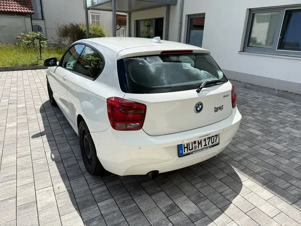 Gebraucht BMW 114 102 PS (75 kW) 2014 Weiß Kleinwagen