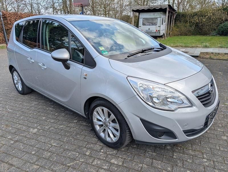 Gebraucht Opel Meriva 120 PS (88 kW) 2012 Silber Van / Kleinbus
