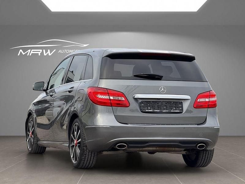 Gebraucht Mercedes B220 170 PS (125 kW) 2013 Grau Van / Kleinbus