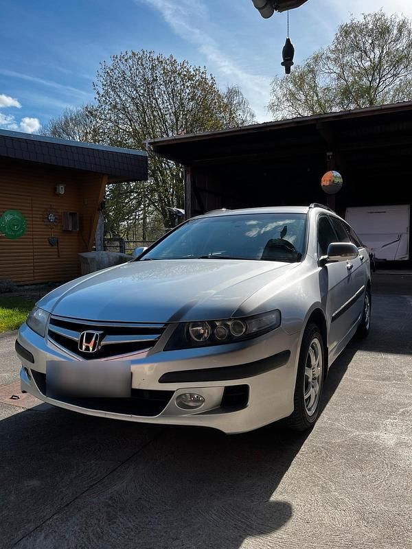 Gebraucht Honda Accord 140 PS (102 kW) 2008 Silber Kombi