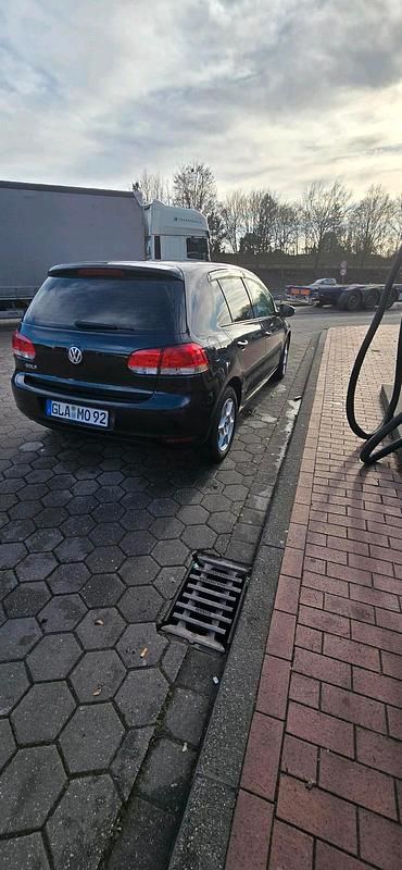 Gebraucht VW Golf VI 80 PS (58 kW) 2009 Schwarz Kleinwagen