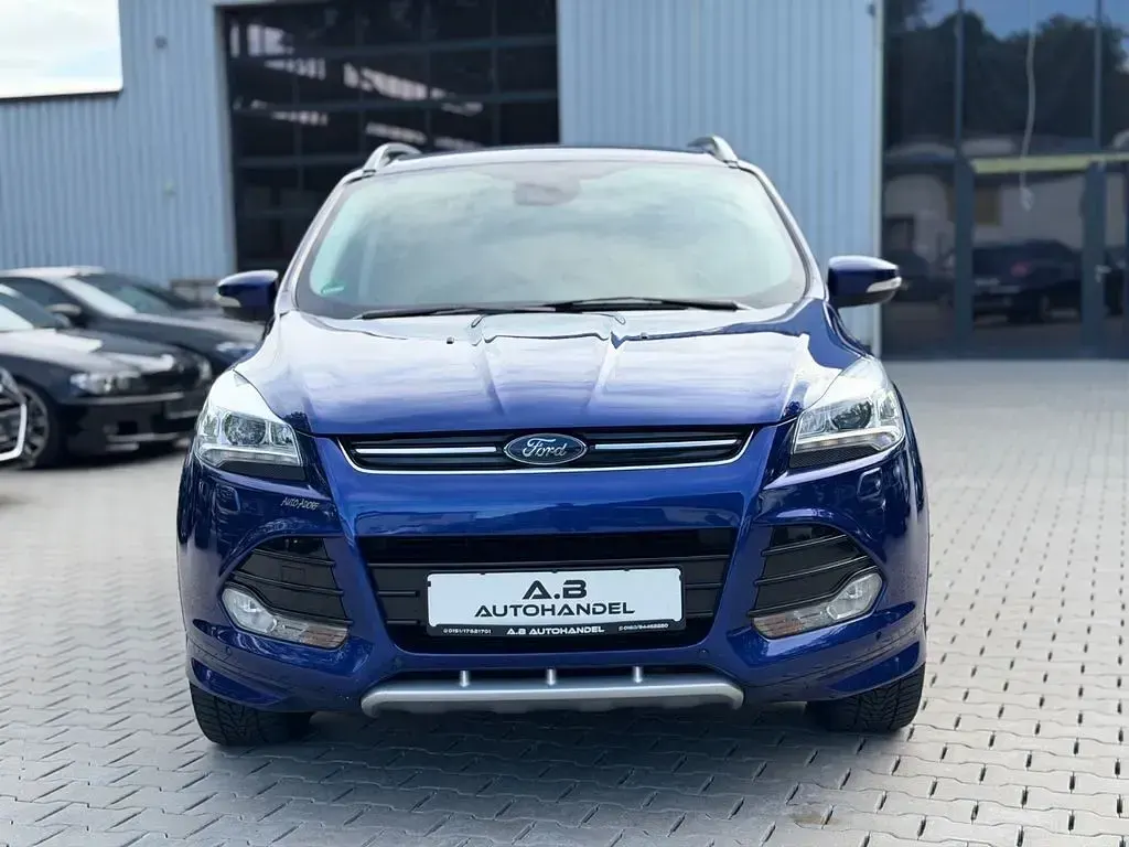 Gebraucht Ford Kuga Individual 179 PS (131 kW) 2015 Blau SUV