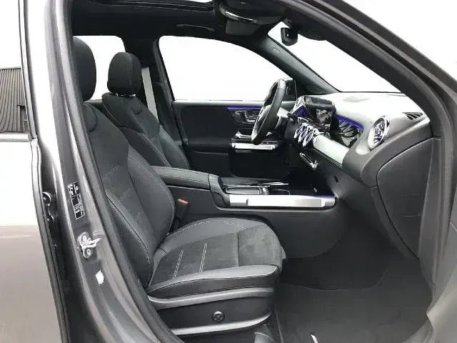Gebraucht Mercedes GLB200 150 PS (110 kW) 2025 SUV