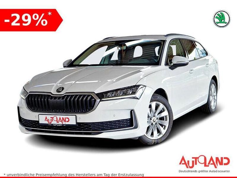 Weiß Gebraucht 2024 Skoda Superb Kombi | 35.890 € - Bild 1/4