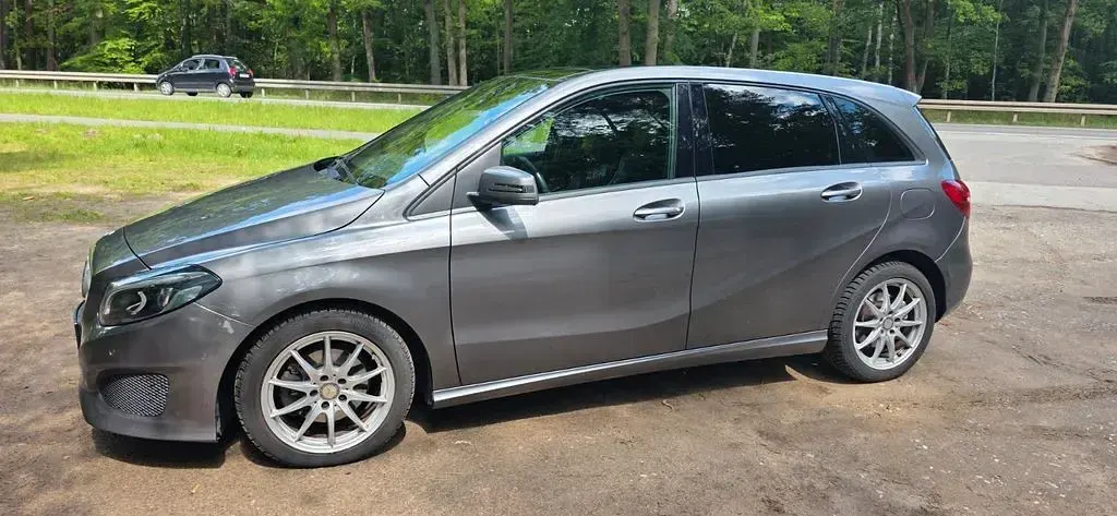 Gebraucht Mercedes B220 184 PS (135 kW) 2017 Grau Kleinwagen