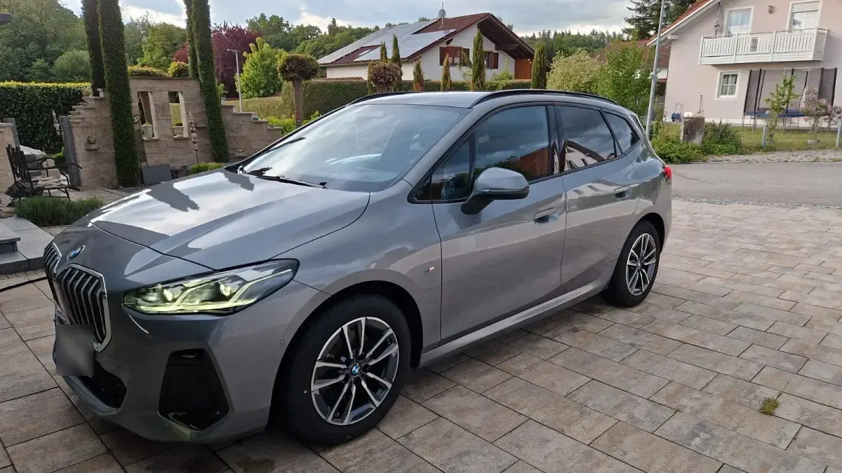 Gebraucht BMW 218 Active Tourer M Sport 150 PS (110 kW) 2024 Grau Van / Kleinbus