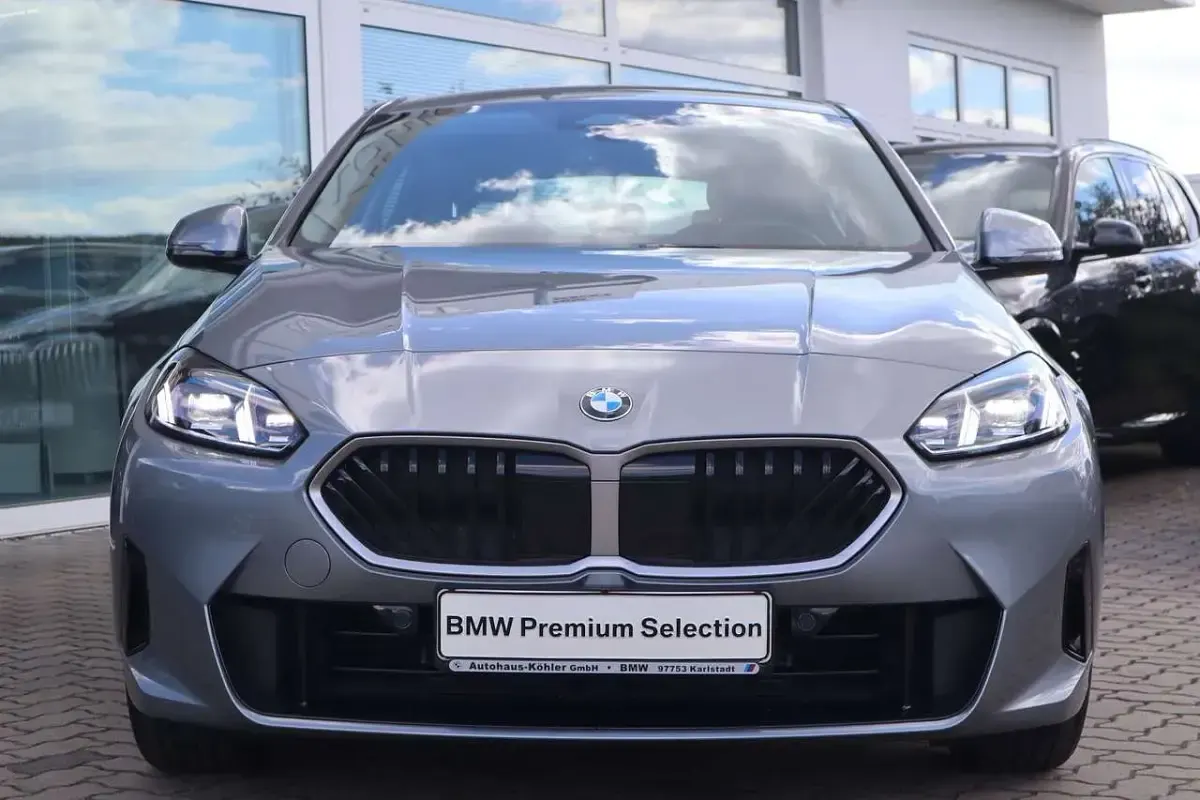 Gebraucht BMW 120 170 PS (125 kW) 2025 Skyscraper grau Kleinwagen